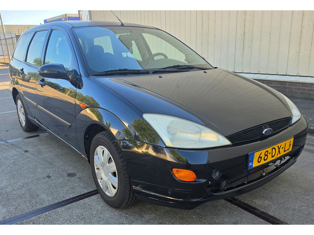 Foto 3 van Ford Focus Wagon 1.6-16V Trend