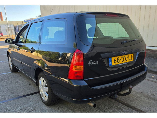 Foto 7 van Ford Focus Wagon 1.6-16V Trend