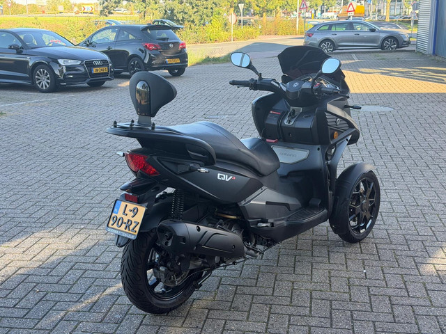Foto 9 van Quadro Scooter 3