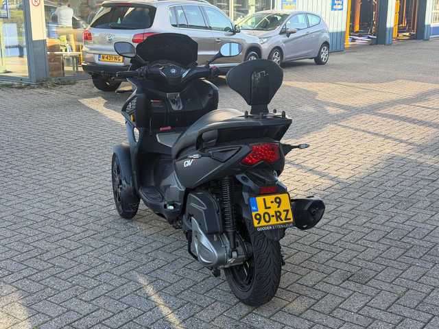 Foto 8 van Quadro Scooter 3