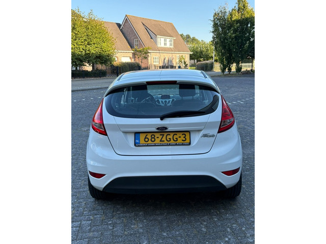 Foto 4 van Ford Fiesta 1.25 Titanium 5 Deurs Airco Cruise Control APK