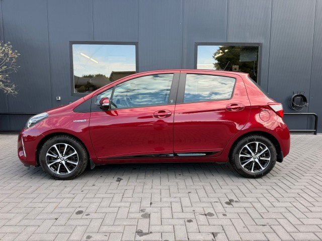 Foto 6 van TOYOTA YARIS 1.5 Hybrid Bi-Tone AUT / Camera, Navi, Bluetooth, LM velgen