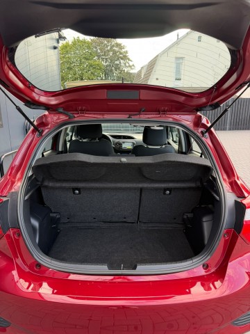 Foto 5 van TOYOTA YARIS 1.5 Hybrid Bi-Tone AUT / Camera, Navi, Bluetooth, LM velgen
