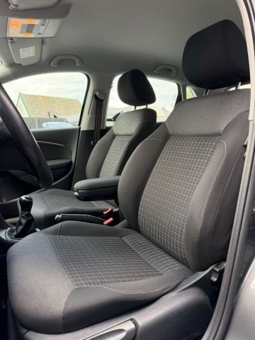 Foto 3 van VOLKSWAGEN POLO 1.2 TSI Comfortline / Airco, Bluetooth, AUX, Trekhaak, Cruise control