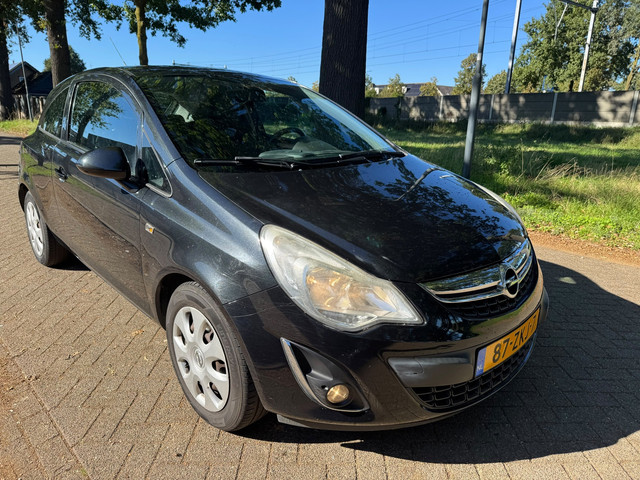 Foto 10 van Opel Corsa 1.2 EcoFlex 2013 Anniversay Edition LPG
