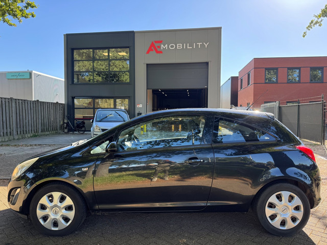 Foto 7 van Opel Corsa 1.2 EcoFlex 2013 Anniversay Edition LPG