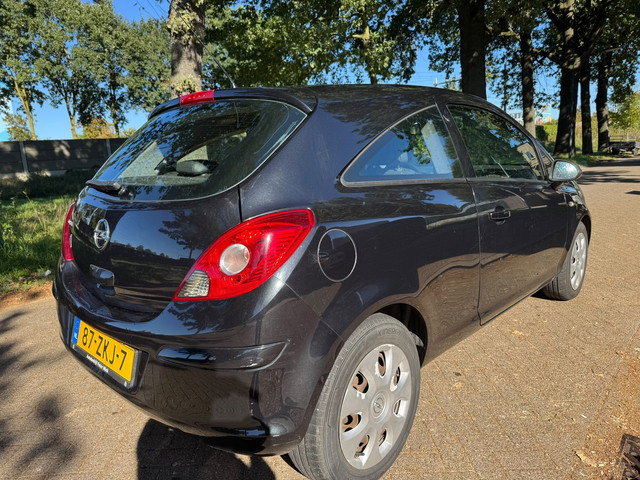 Foto 4 van Opel Corsa 1.2 EcoFlex 2013 Anniversay Edition LPG
