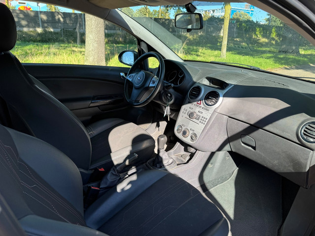 Foto 2 van Opel Corsa 1.2 EcoFlex 2013 Anniversay Edition LPG