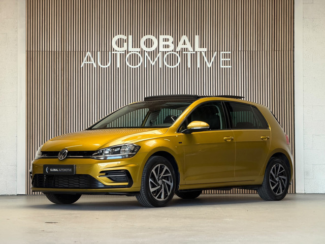 Foto 2 van Volkswagen Golf 1.0 TSI R Line Join - PANORAMDAK - VIRTUAL - 16 INCH - CARPLAY - CAMERA