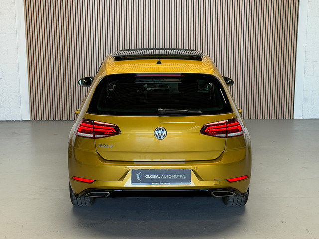 Foto 9 van Volkswagen Golf 1.0 TSI R Line Join - PANORAMDAK - VIRTUAL - 16 INCH - CARPLAY - CAMERA