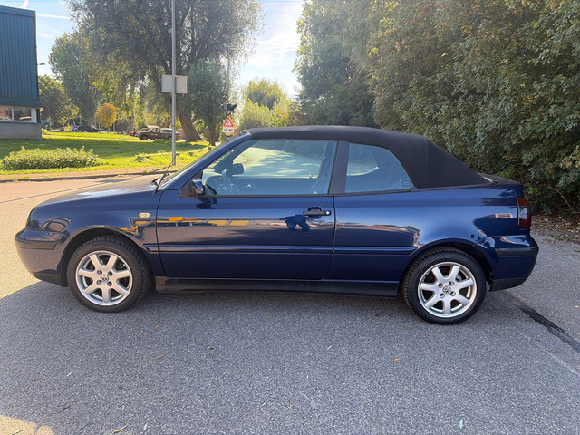 Foto 3 van Volkswagen Golf Cabriolet 1.8 Trendline 113DKM! Velgen! 1999!