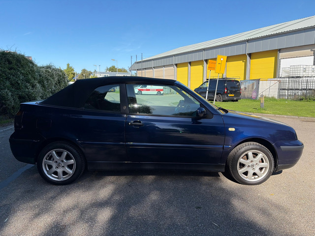 Foto 9 van Volkswagen Golf Cabriolet 1.8 Trendline 113DKM! Velgen! 1999!