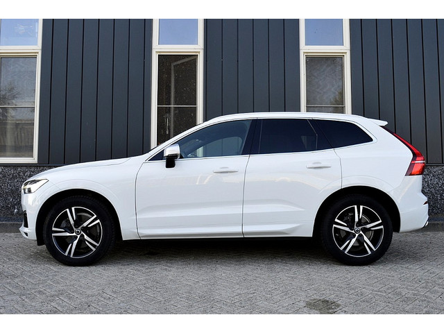 Volvo XC60 2.0 T6 AWD R-Design Rijklaarprijs-Garantie Panorama dak Trekhaak Apple/Android Led Camera