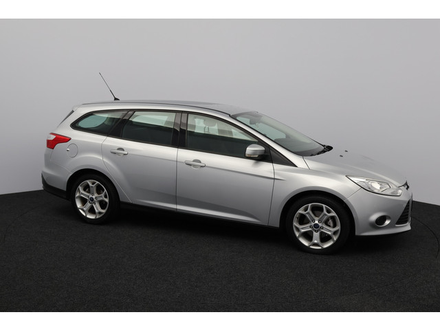 Foto 3 van Ford FOCUS Wagon 1.0 EcoBoost Trend/ D-Riem verv: 166.000 KM!/ Trekhaak/ Airco/ Cruise/ Elek. pakket