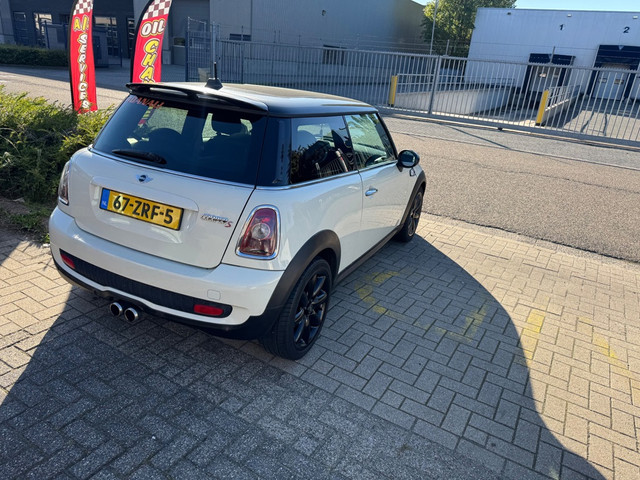 Foto 4 van Mini Cooper S 1.6 R56 Leer Pano Dak Nwe APK ELKE ZONDAG OPEN