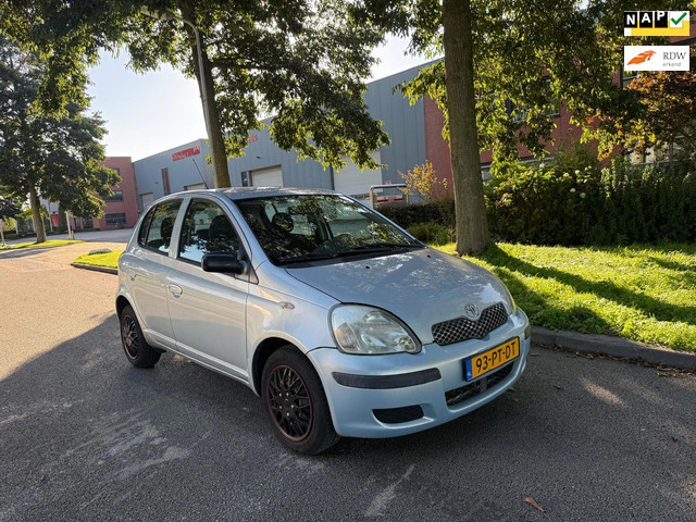 Foto 2 van Toyota Yaris 1.3 VVT-i Idols apk