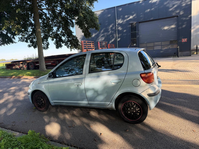 Foto 4 van Toyota Yaris 1.3 VVT-i Idols apk