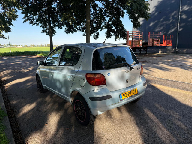 Foto 5 van Toyota Yaris 1.3 VVT-i Idols apk