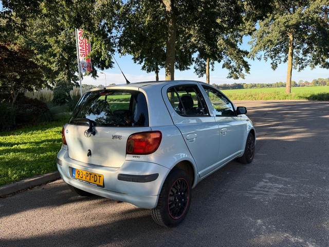 Foto 6 van Toyota Yaris 1.3 VVT-i Idols apk