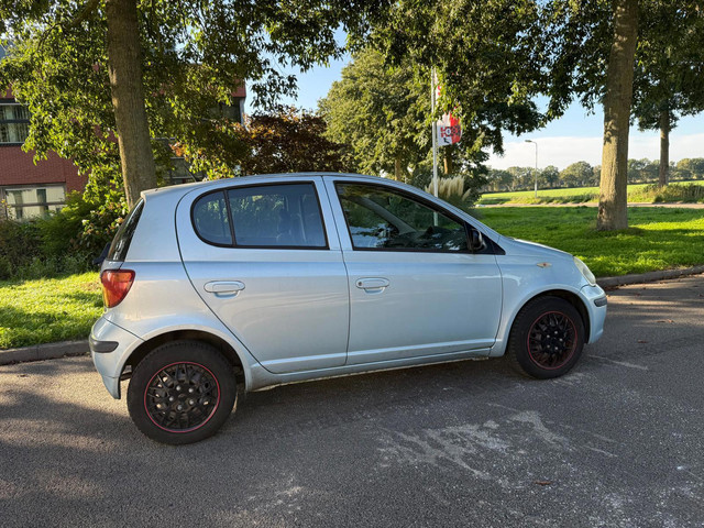 Foto 7 van Toyota Yaris 1.3 VVT-i Idols apk