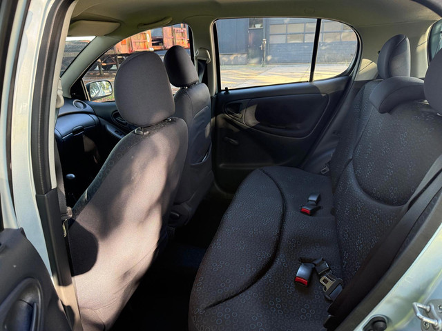 Foto 10 van Toyota Yaris 1.3 VVT-i Idols apk
