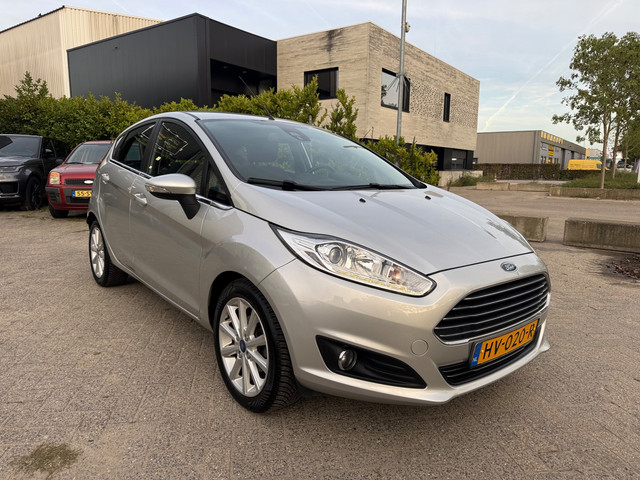 Foto 2 van Ford Fiesta 1.0 EcoBoost Titanium Automaat Led