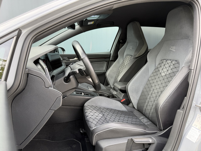 Foto 5 van Volkswagen Golf Variant BWJ 2022 | 1.5 eTSI 131PK R-Line AUTOMAAT | TREKHAAK | 19'' LMV | SPORSTOELE