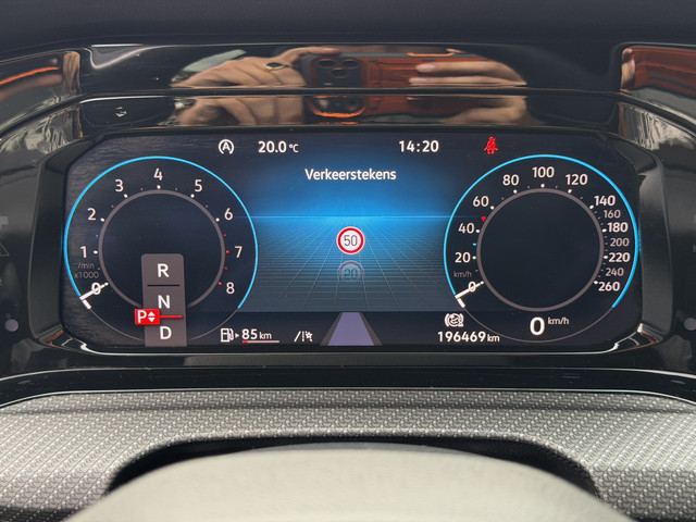 Foto 2 van Volkswagen Golf Variant BWJ 2022 | 1.5 eTSI 131PK R-Line AUTOMAAT | TREKHAAK | 19'' LMV | SPORSTOELE