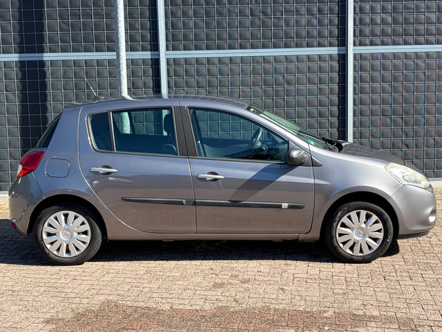 Foto 5 van Renault Clio 1.2 TCe Sélection Business