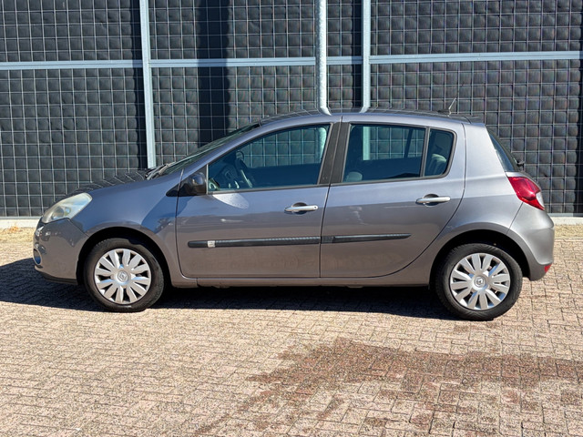 Foto 4 van Renault Clio 1.2 TCe Sélection Business