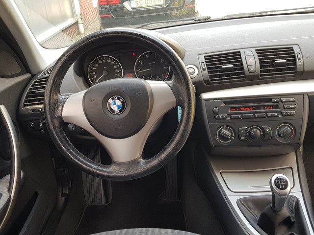 Foto 10 van BMW 1-serie 118i 2e Eig 1/2 Leder Sportint Cruise Airco
