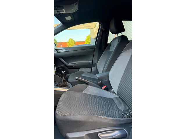 Foto 10 van Volkswagen Polo 1.0 TSI 3xR-line -Key less - LED - Zwarte Hemel - Acc - Drive Select -