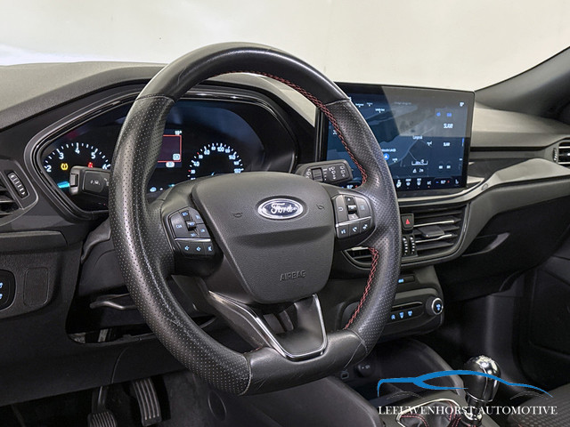 Foto 5 van Ford FOCUS Wagon 1.0 EcoBoost Hybrid ST Line Stoel-stuur verwarming, Apple carplay, clima, cruise, c