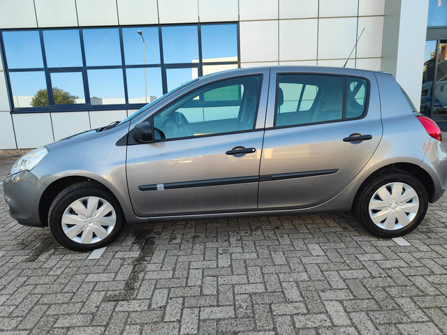 Foto 9 van Renault Clio 1.2 TCe Special Line 16422 km !!! Uniek!1e eigenaresse
