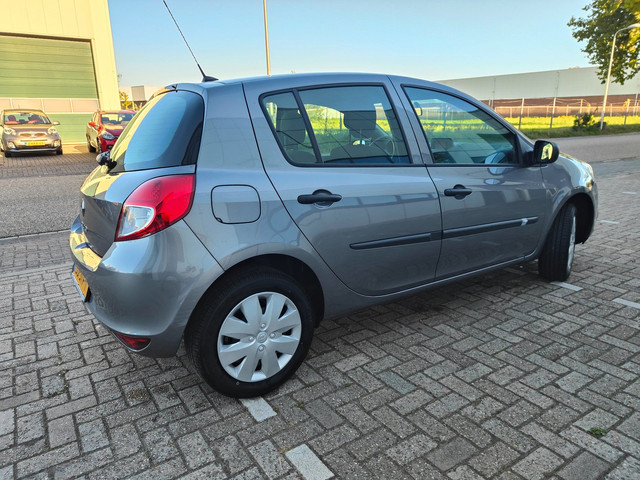 Foto 7 van Renault Clio 1.2 TCe Special Line 16422 km !!! Uniek!1e eigenaresse