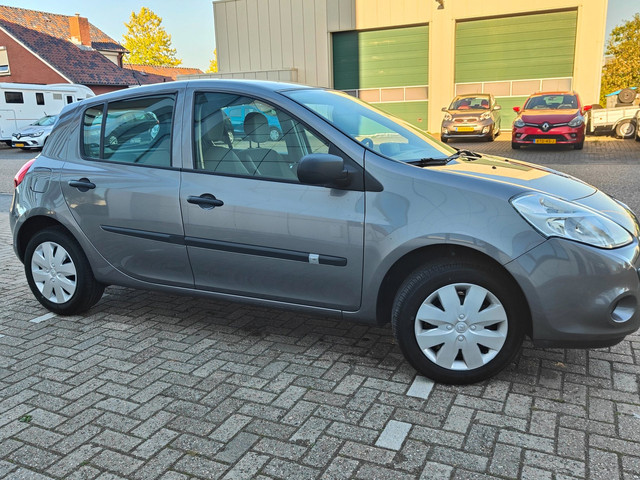 Foto 6 van Renault Clio 1.2 TCe Special Line 16422 km !!! Uniek!1e eigenaresse