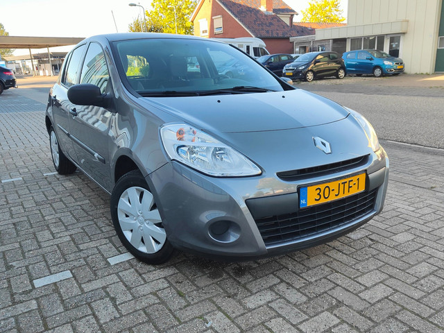 Foto 5 van Renault Clio 1.2 TCe Special Line 16422 km !!! Uniek!1e eigenaresse