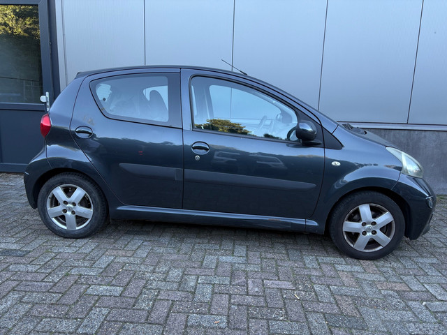 Foto 4 van Toyota Aygo 1.0-12V Sport|Airco|Nieuw Apk