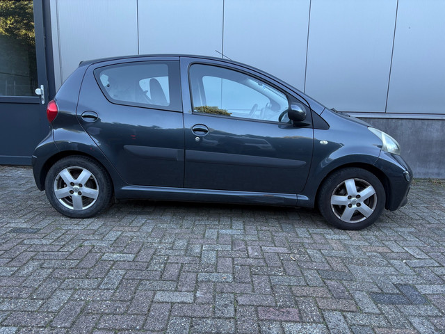 Foto 8 van Toyota Aygo 1.0-12V Sport|Airco|Nieuw Apk