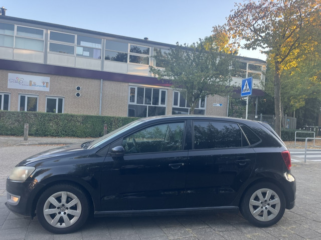 Foto 4 van Volkswagen Polo 1.2 TDI Bleumotion Clima Bleutooth Navigatie