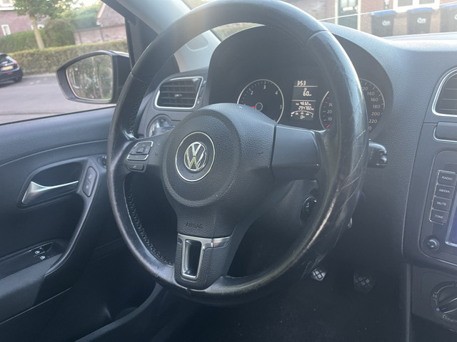 Foto 7 van Volkswagen Polo 1.2 TDI Bleumotion Clima Bleutooth Navigatie