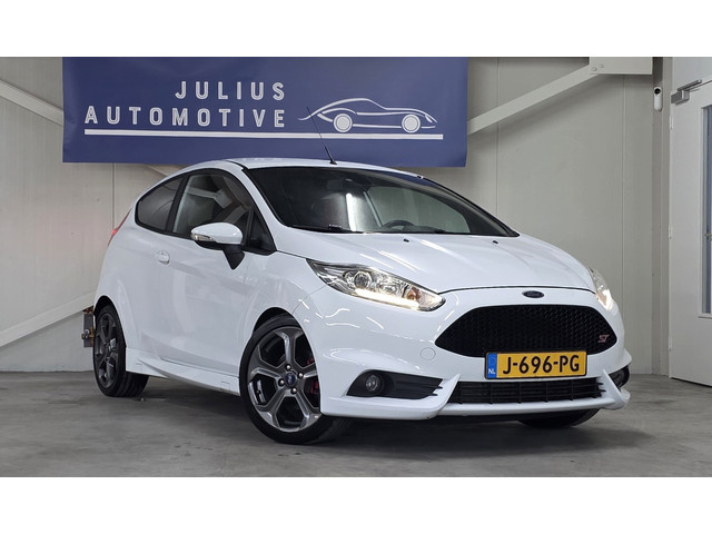 Foto 2 van Ford Fiesta 1.6 ST2 DB VV in 2025 182PK Recaro Stock Keyless Netjes!
