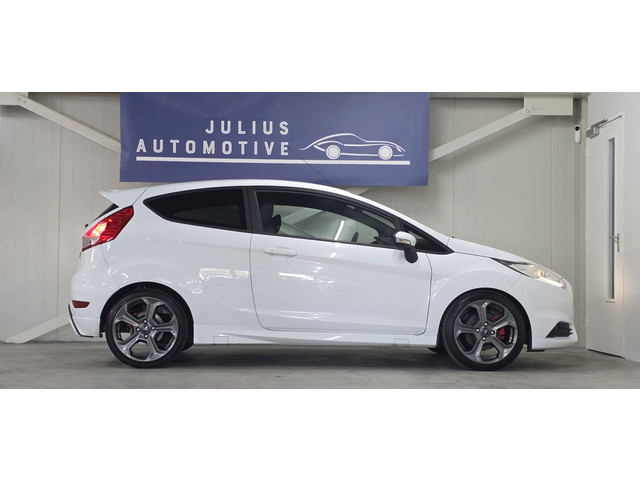Foto 9 van Ford Fiesta 1.6 ST2 DB VV in 2025 182PK Recaro Stock Keyless Netjes!