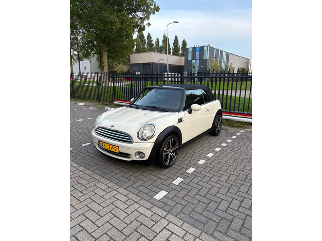 Foto 8 van Mini Cabrio 1.6 Cooper Chili - Cabrio - Cruise - Airco