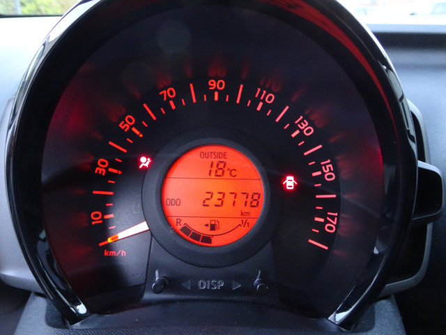 Foto 5 van Peugeot 108 1.0 e-VTi Active Airco, apple carplay, android auto, elektrische ramen, centrale vergren