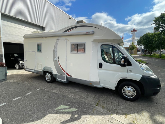 Foto 2 van Fiat Ducato 2.3 JTD Camper Roller T Line Garage S (2013)