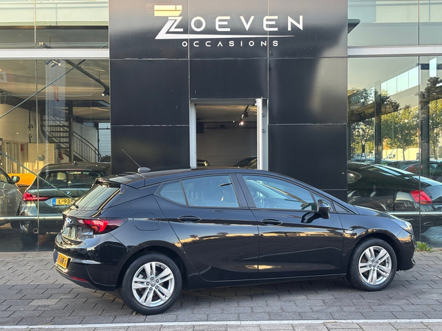 Foto 5 van Opel Astra 1.2 Edition
