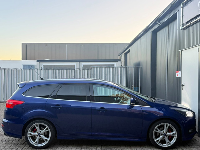 Foto 9 van Ford Focus Wagon 1.0 Titanium RIVISIE BLOK!!!ST-LINE!!AD-KLEPPEN!!