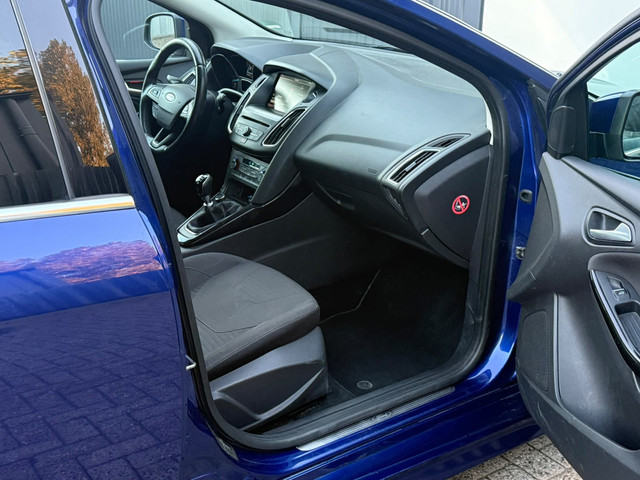 Foto 10 van Ford Focus Wagon 1.0 Titanium RIVISIE BLOK!!!ST-LINE!!AD-KLEPPEN!!