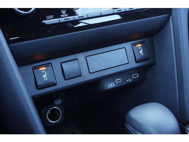Foto 10 van Toyota Yaris Cross 1.5 Hybrid 130 Dynamic / Stoel&stuurverw. / Comfortpack / Safety- Pack / = INCL.